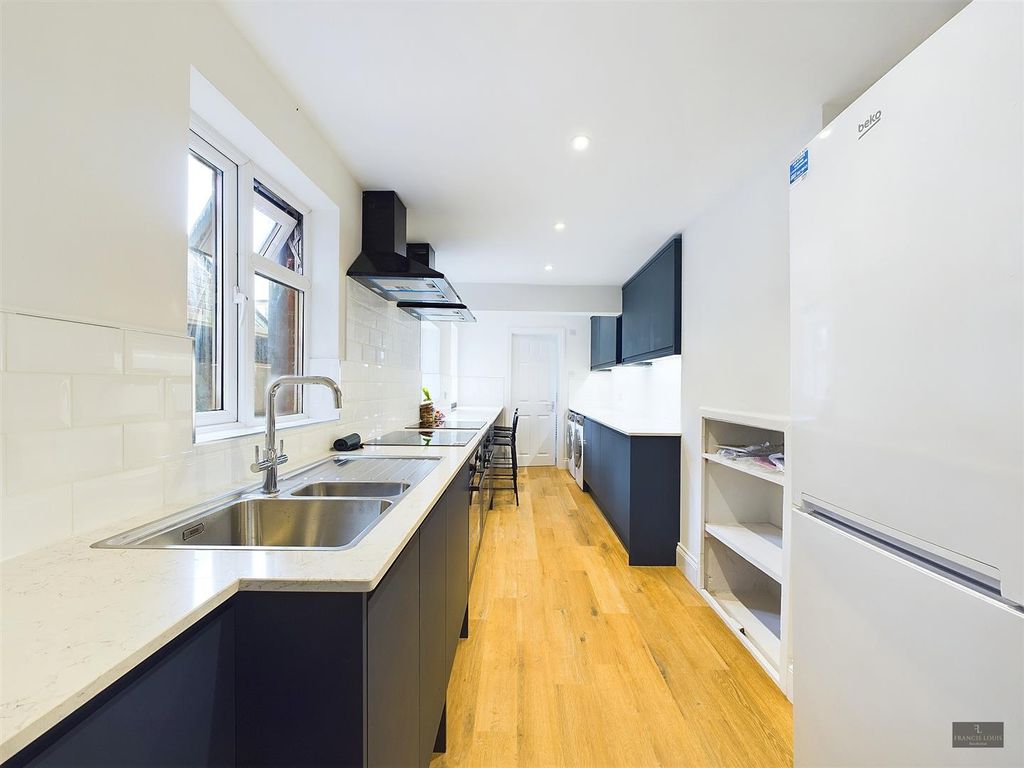 Property photo 1 of 14 Cam02887G0-Pr0279-Still004.Jpg