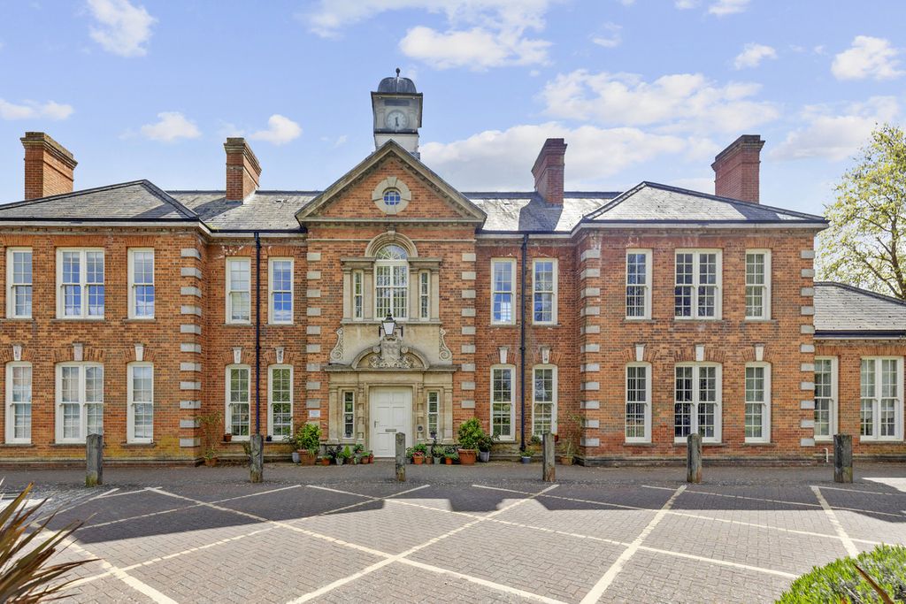 Property photo 1 of 20