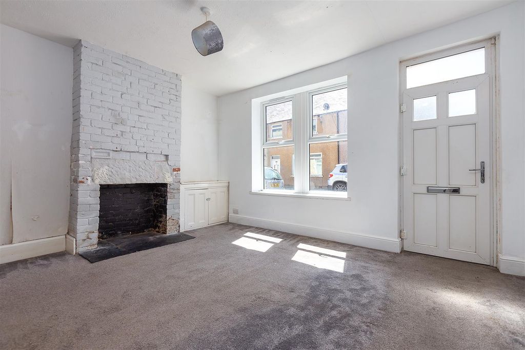 Property photo 3 of 16