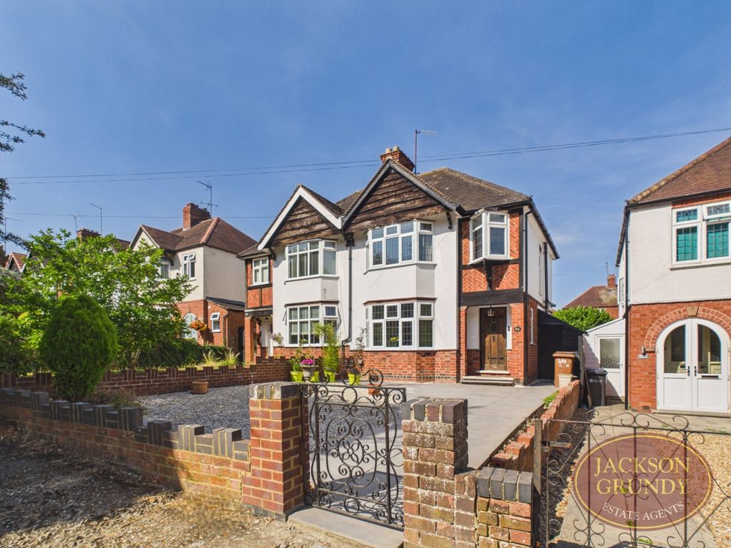 Property photo 2 of 20 London Road