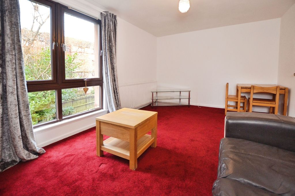 Property photo 2 of 8