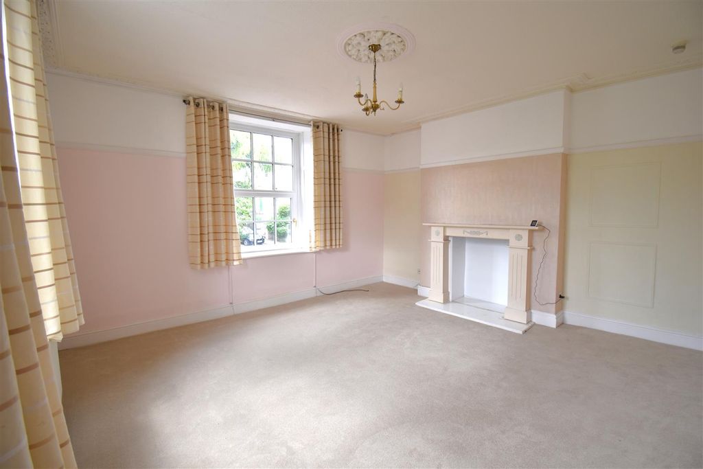 Property photo 2 of 15 4A.Jpg