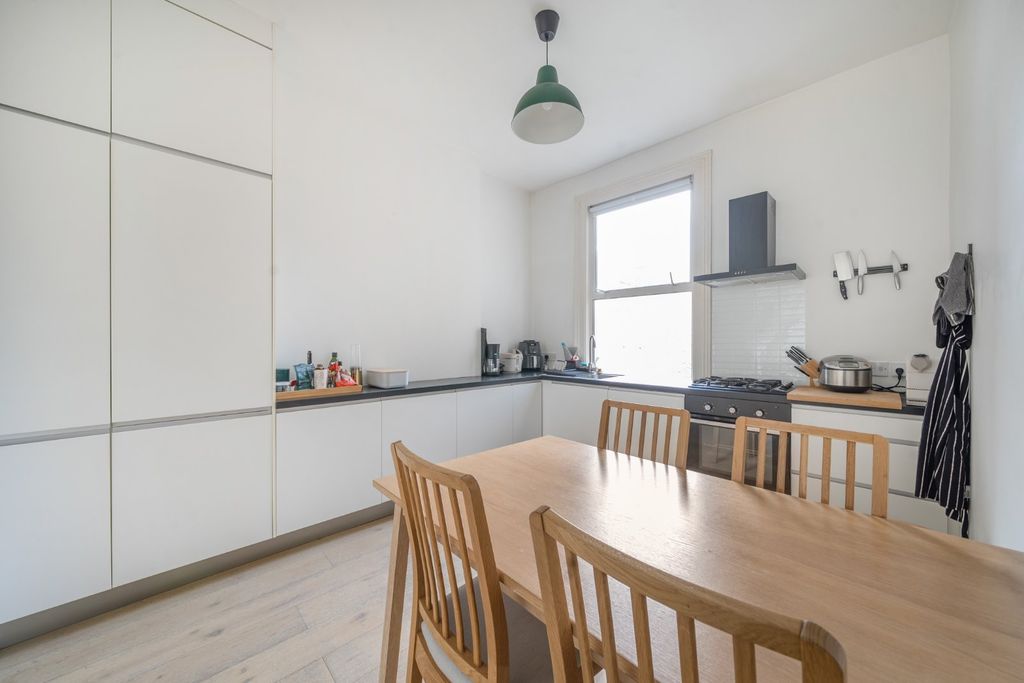 Property photo 3 of 14 Picture No. 11