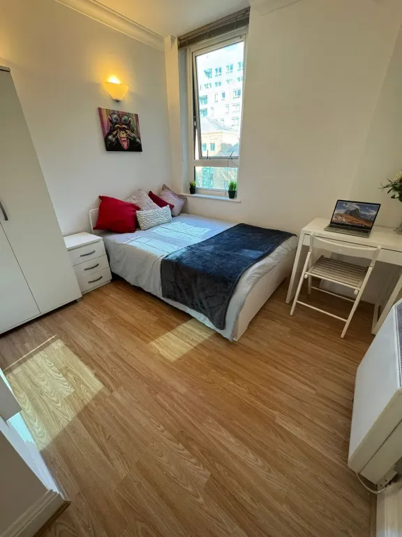 Property photo 2 of 5