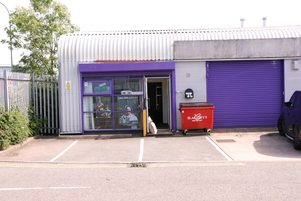 Property photo 2 of 11 Photo 1