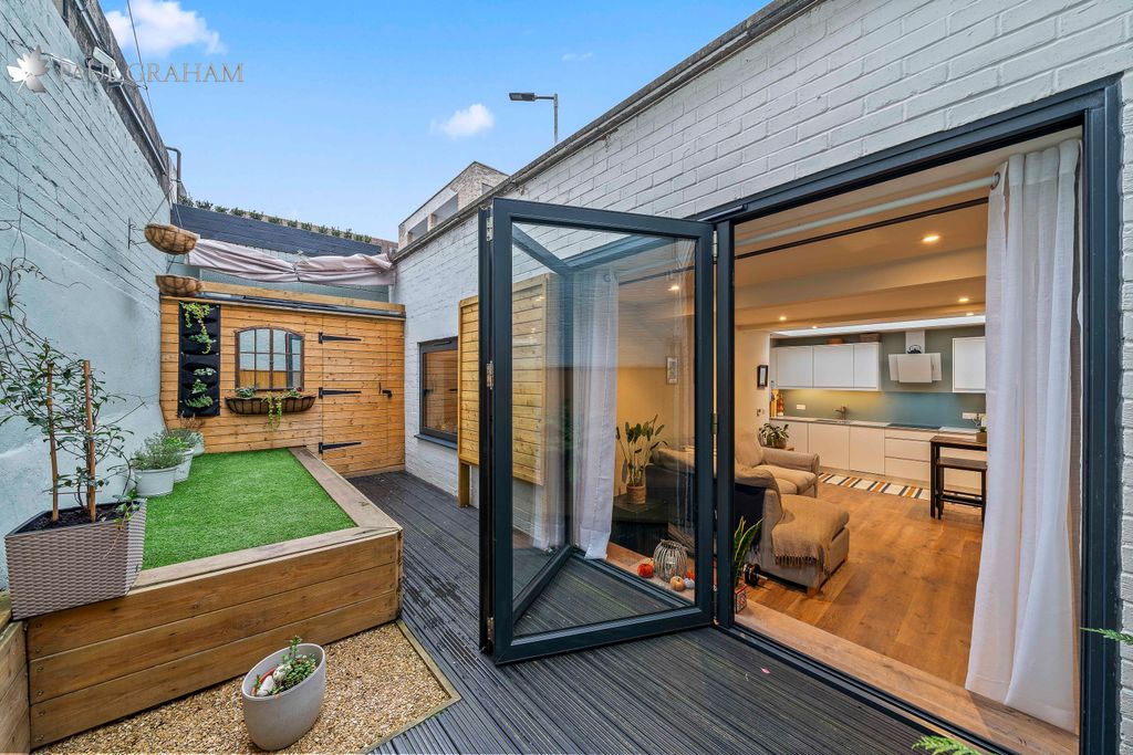 Property photo 2 of 18 Dsc00752