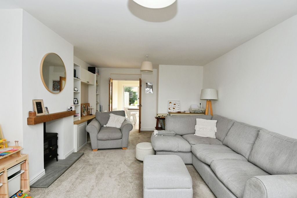 Property photo 3 of 15