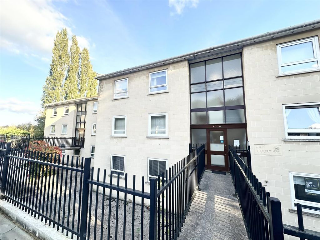 Property photo 1 of 10 Gay Court, Batheaston
