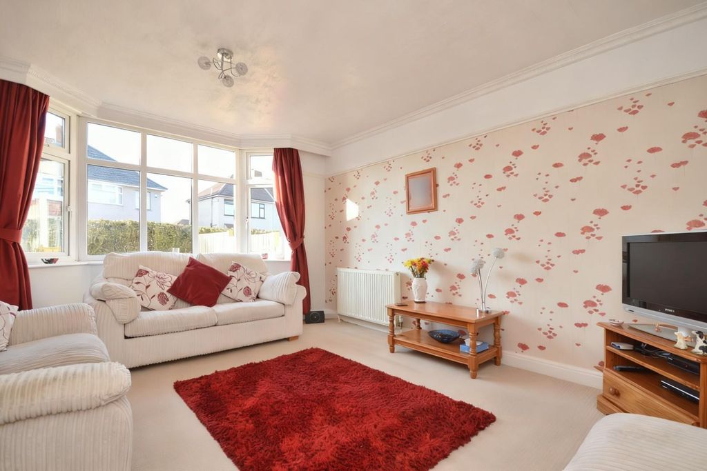 Property photo 3 of 14 Kitchen