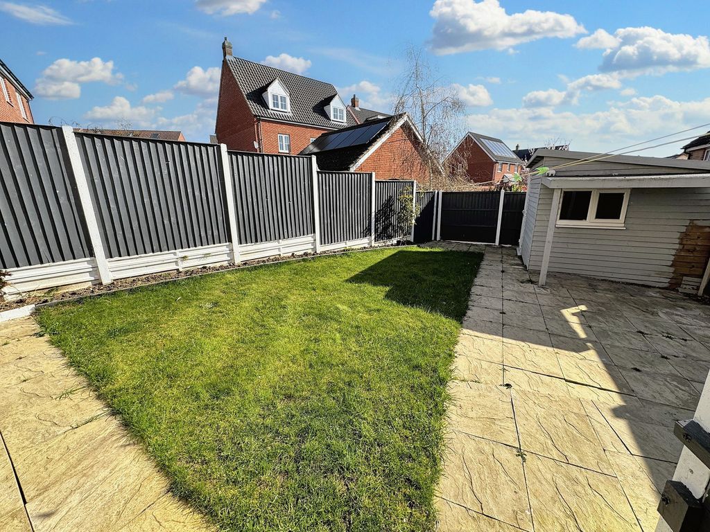 Property photo 3 of 12