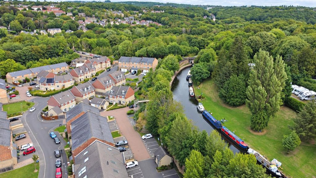 Property photo 2 of 13 Drone
