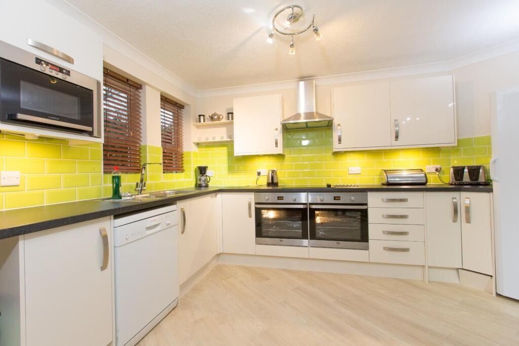 Property photo 1 of 13 4560340