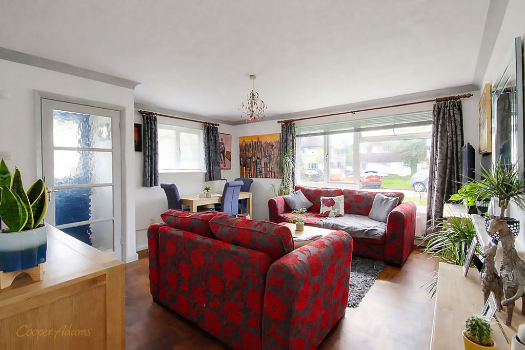 Property photo 2 of 8 Sitting Room