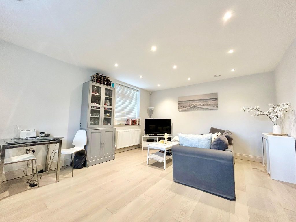 Property photo 2 of 6 Living Room