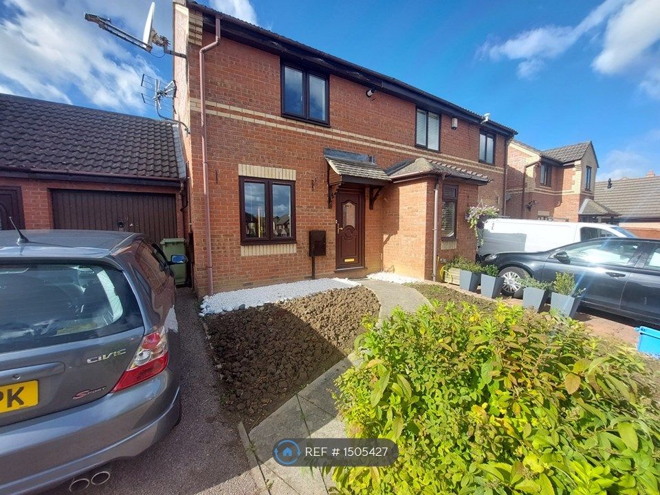 2 bed semi-detached house to rent Kents Hill