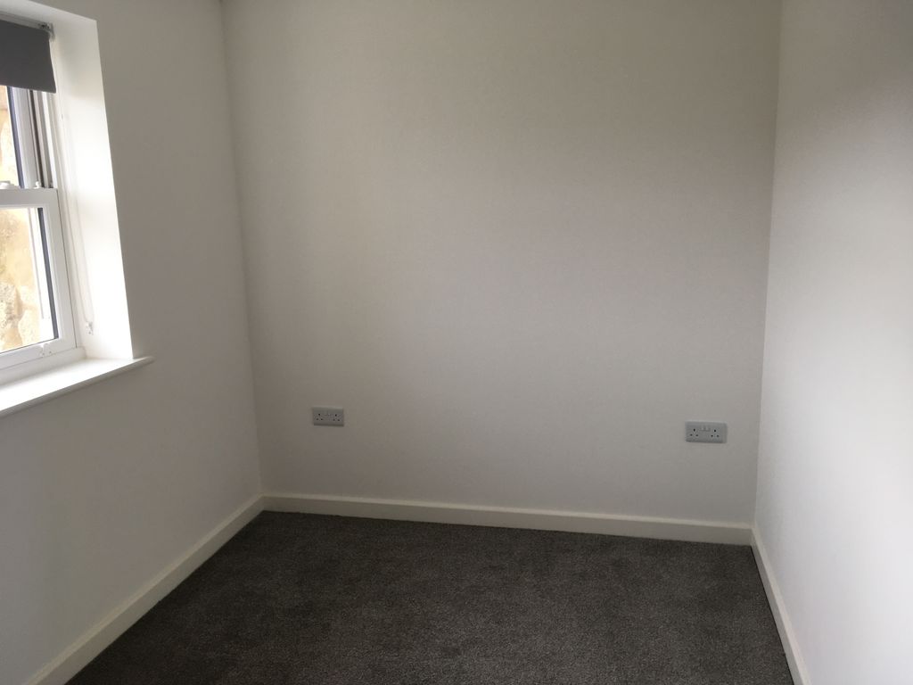 Property photo 3 of 6 Bedroom