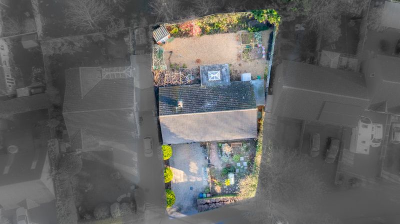 Property photo 2 of 42