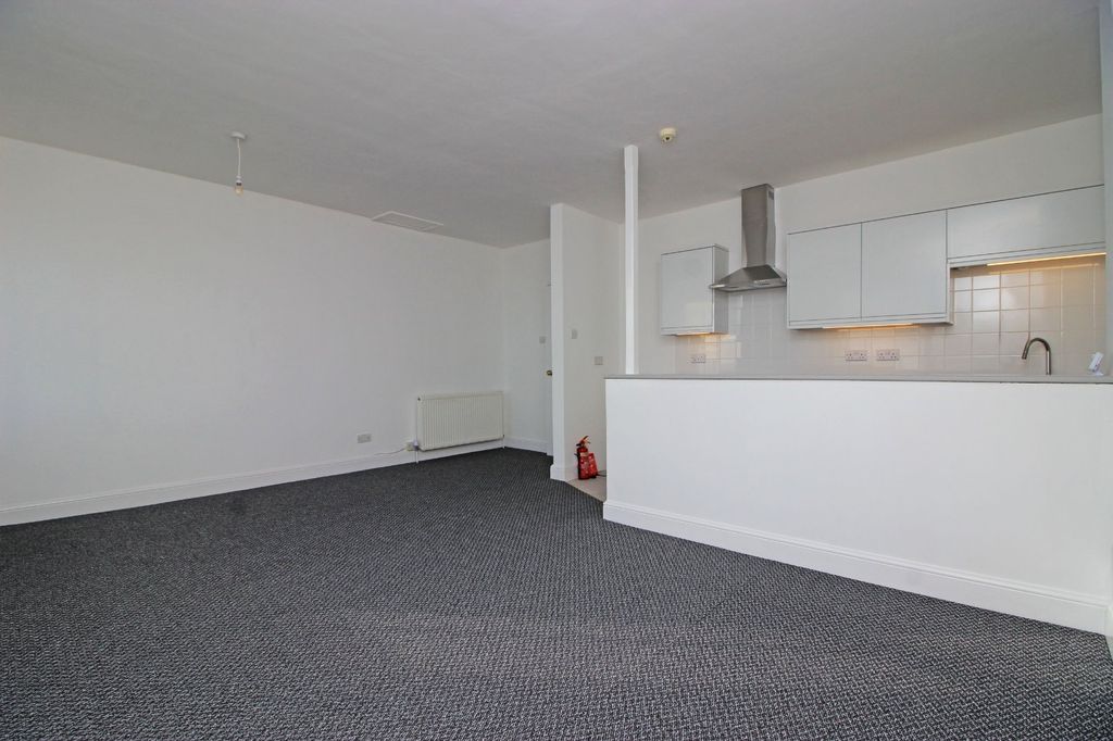 Property photo 2 of 15 Picture No. 33