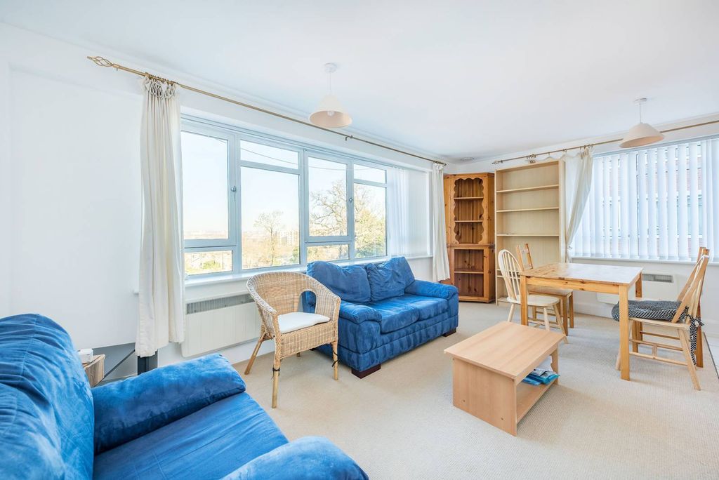 Property photo 1 of 5
