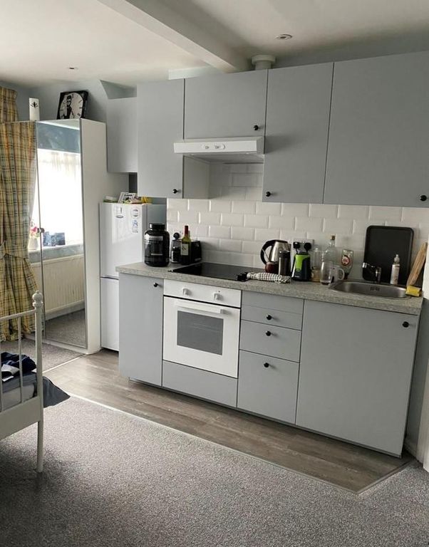 Property photo 1 of 4 Kitchen (4).Jpg