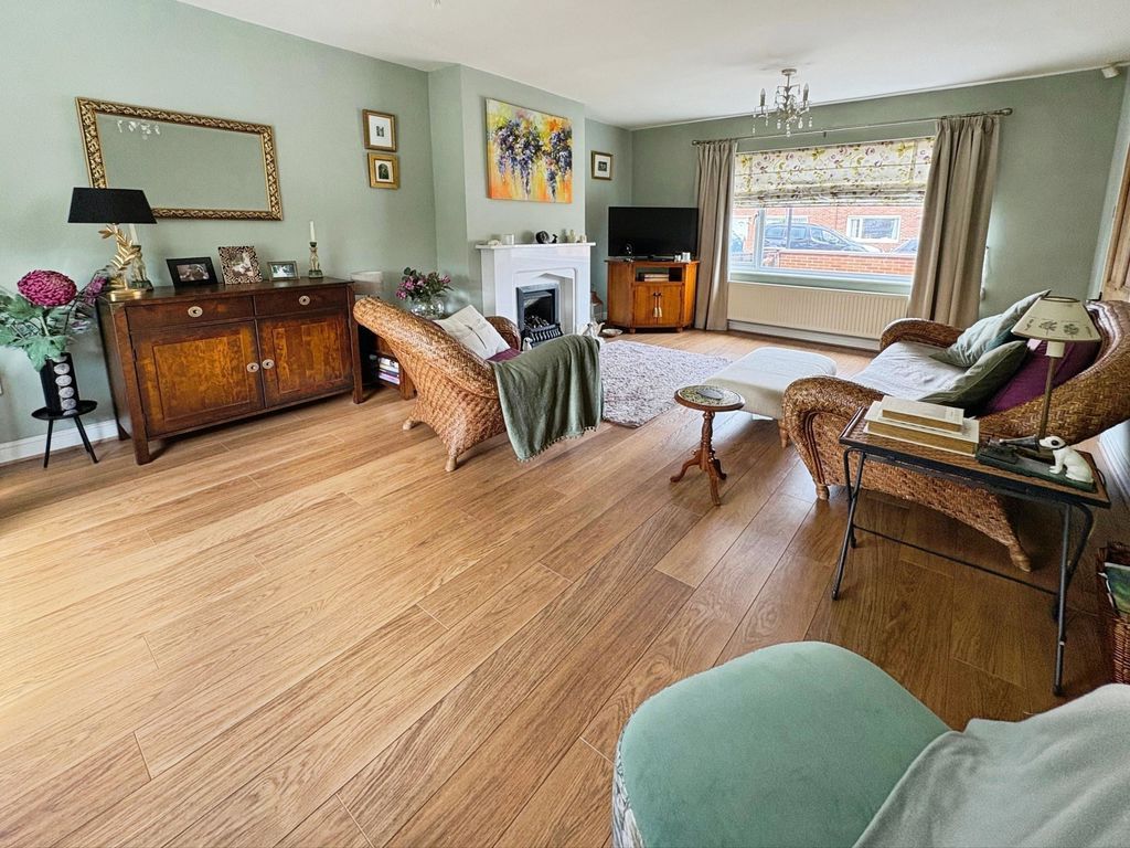 Property photo 3 of 11 Photo 14