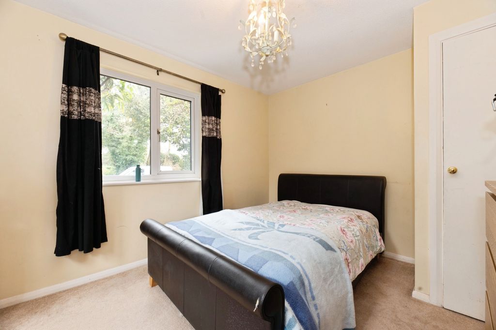 Property photo 3 of 18 Pbox-Img.Jpg