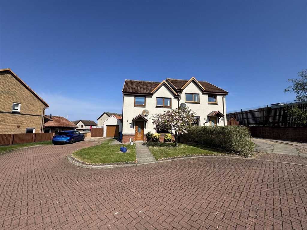 Property photo 2 of 28