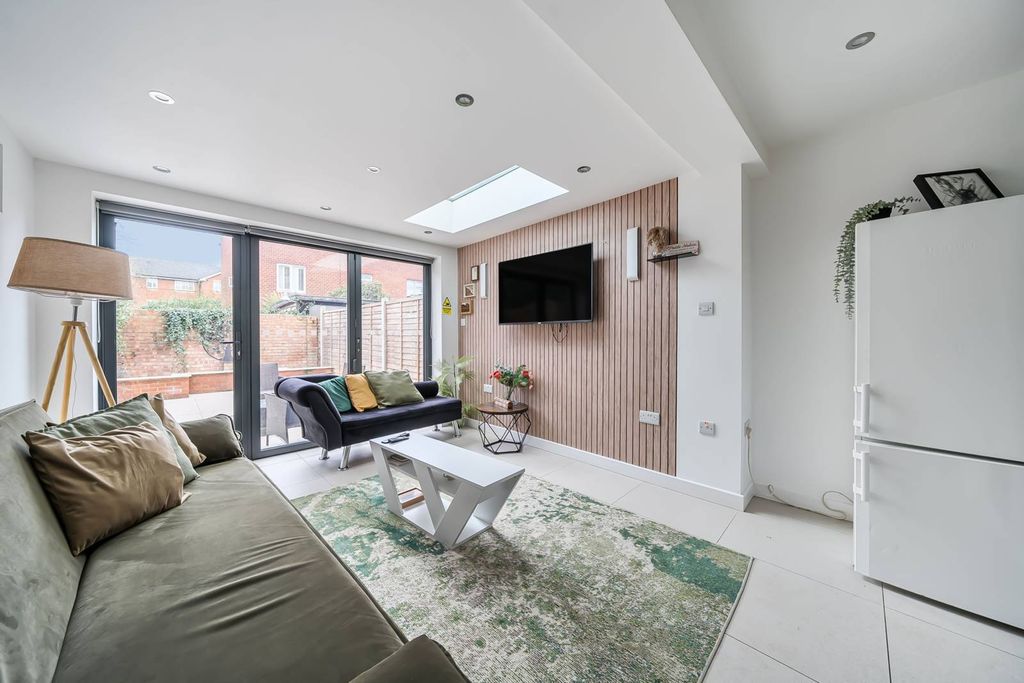 Property photo 1 of 20