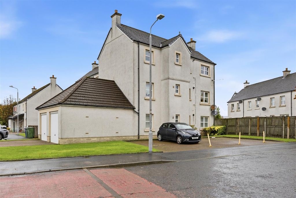 Property photo 1 of 17 01-2-1_89_Kirkfield_Gardens_Renfrew_001.Jpg