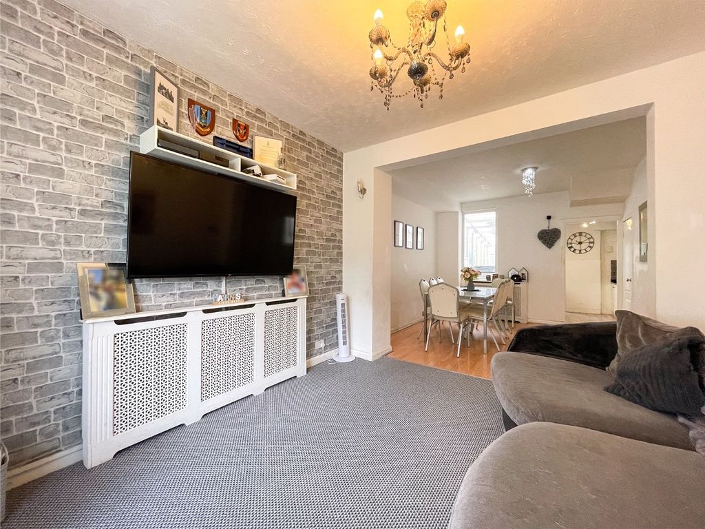 Property photo 3 of 16 4418284