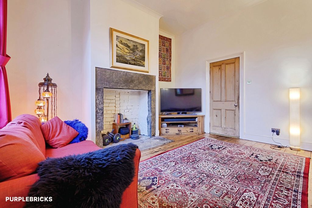 Property photo 1 of 26 Living Room