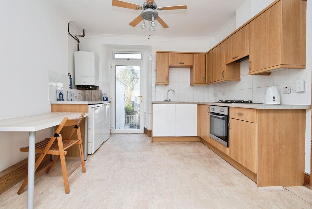 Property photo 3 of 15 Pbox-Img.Jpg