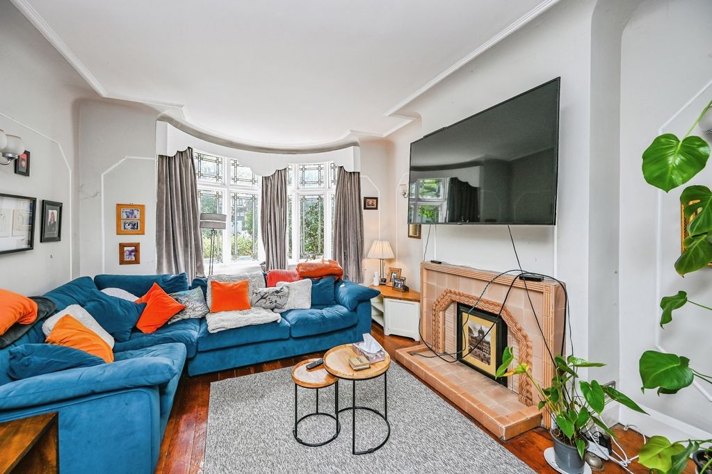 Property photo 2 of 21 Pbox-Img.Jpg