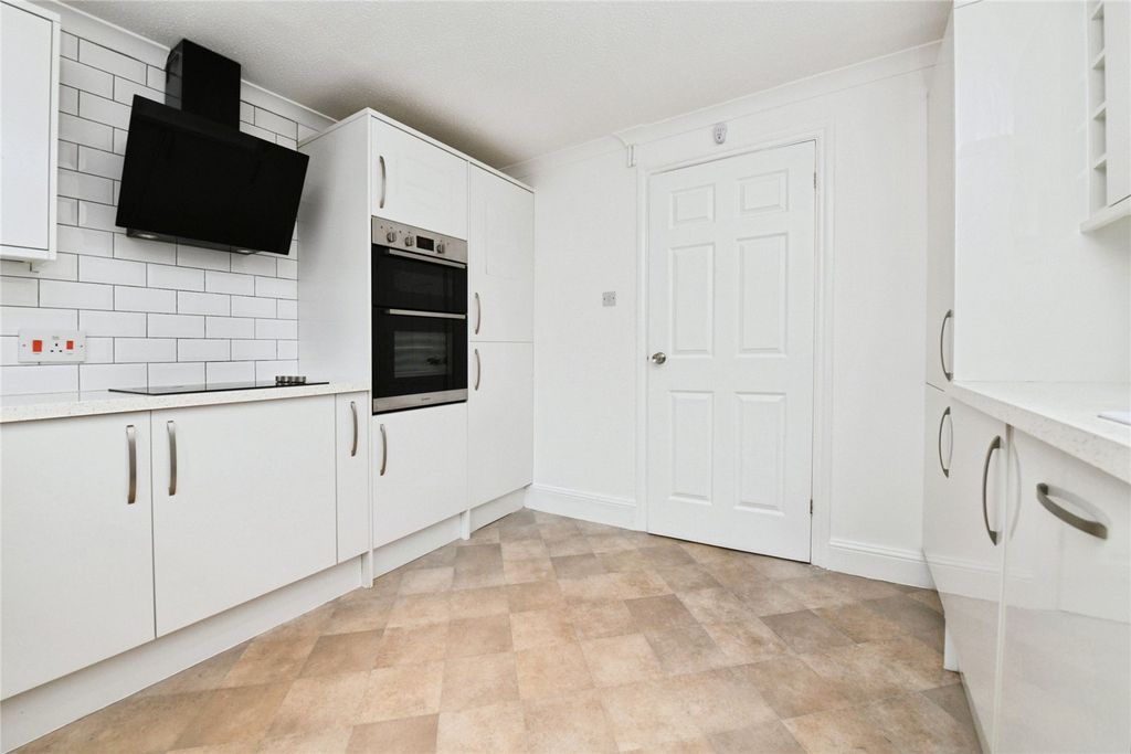 Property photo 3 of 21 Interior