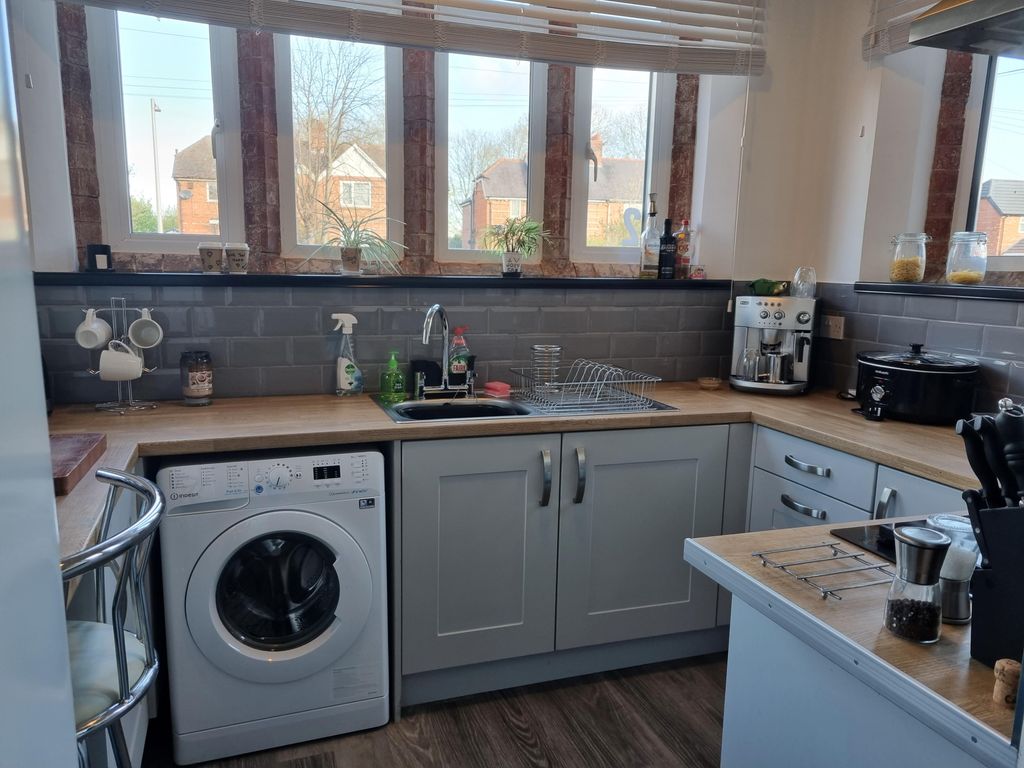 Property photo 3 of 6 Balcony