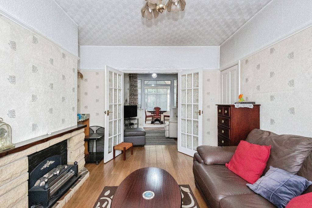 Property photo 3 of 16 Photo