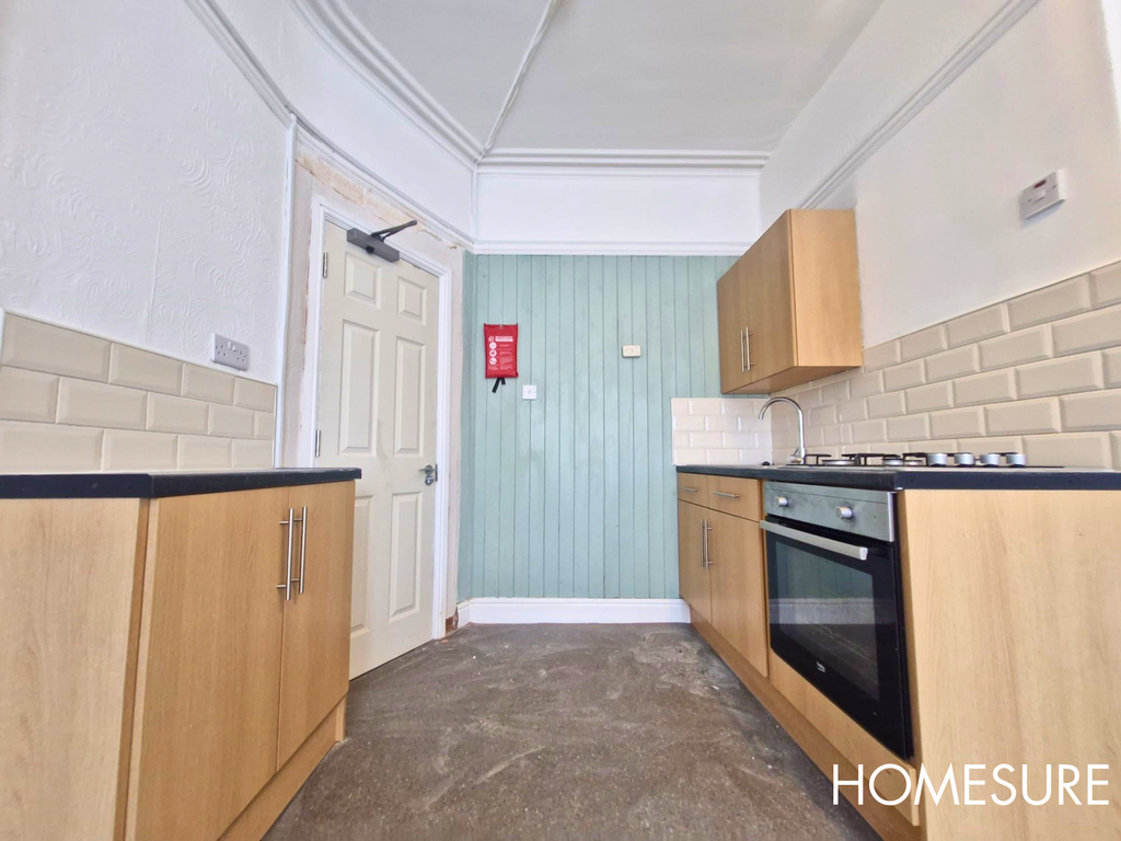 Property photo 2 of 7 Kitchen