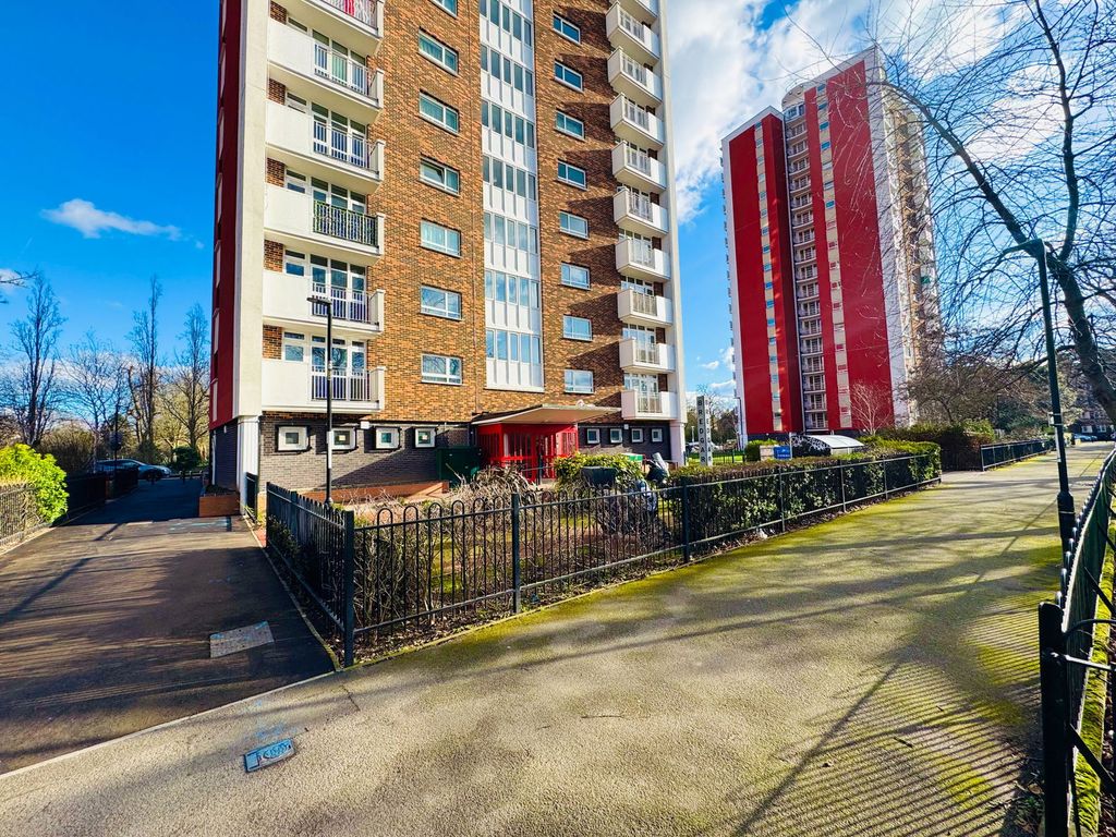 Property photo 1 of 12