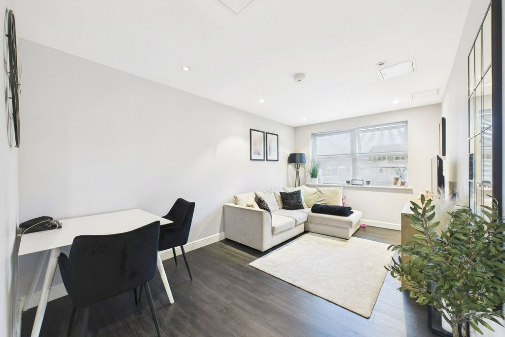 Property photo 2 of 9 Picture No. 29