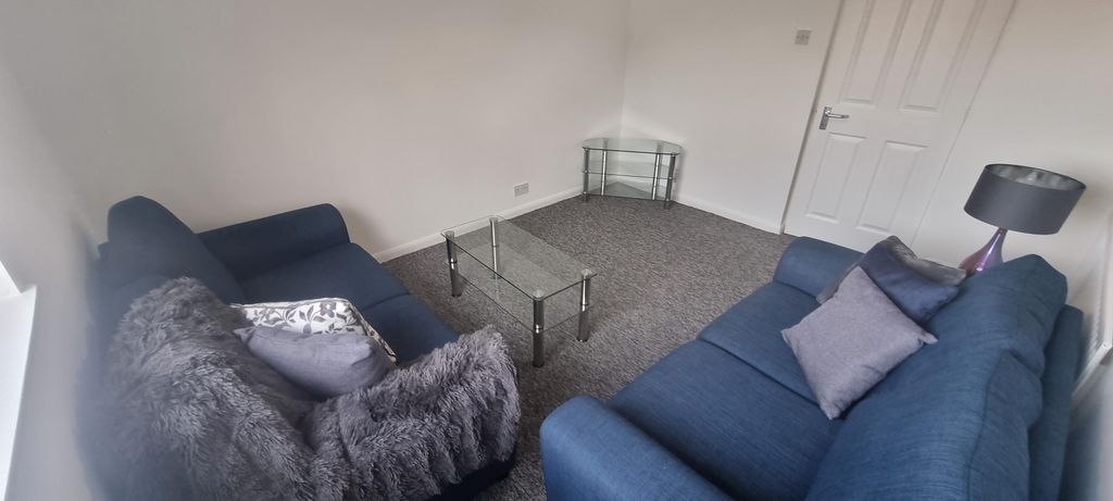 Property photo 2 of 10 Lounge