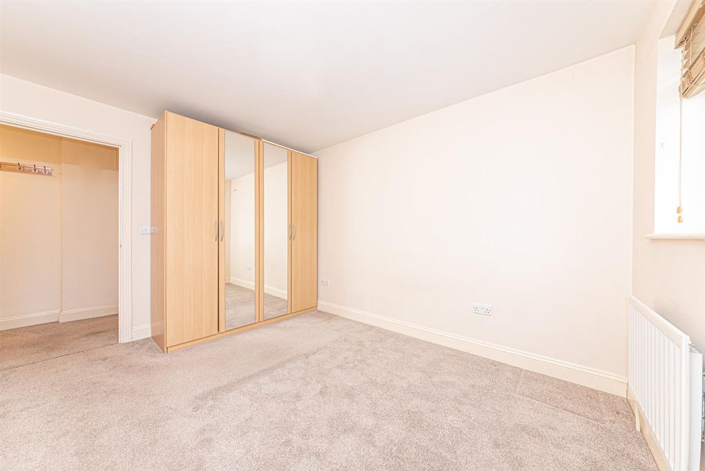 Property photo 3 of 14 8 Peninsula Place (2).Jpg