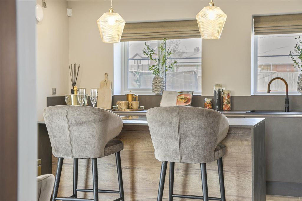 Property photo 3 of 10 Image00013.Jpg