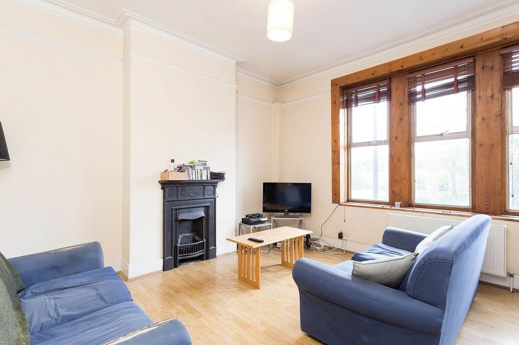 Property photo 1 of 5