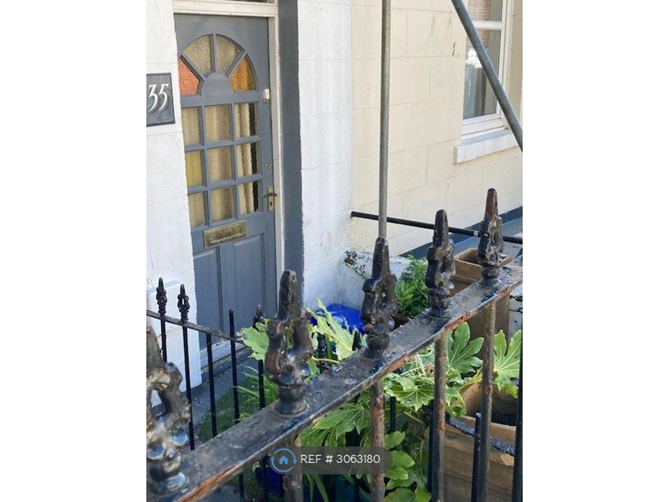 Property photo 2 of 11 Front Entrance