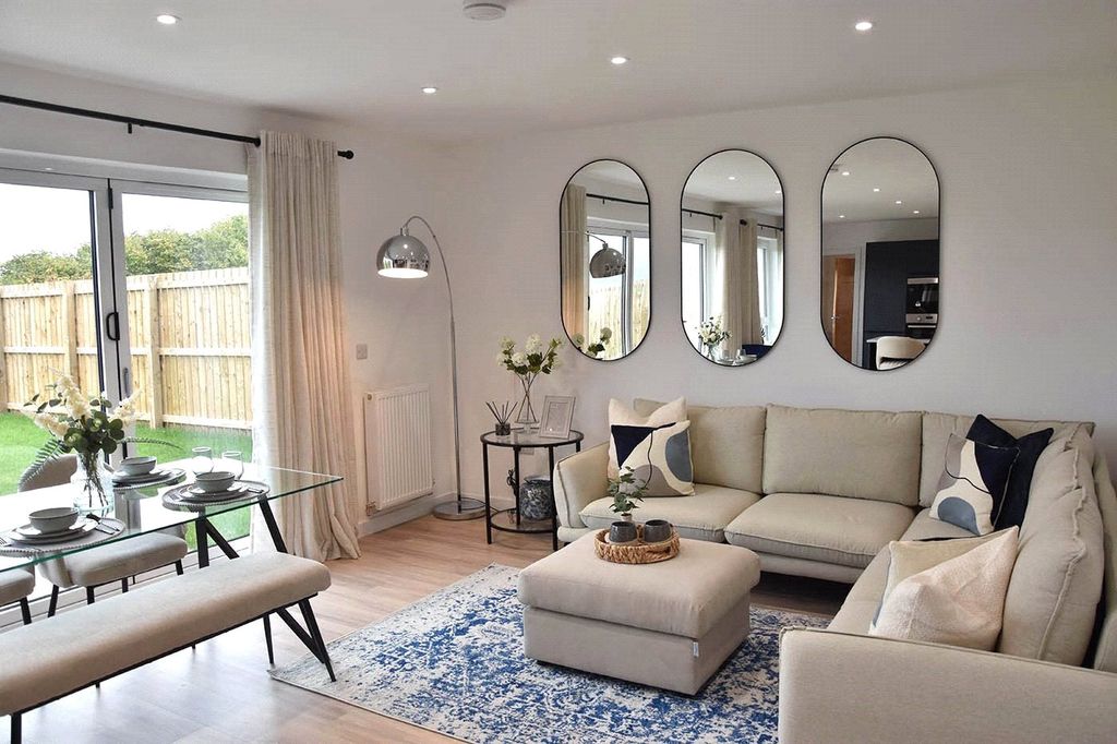 Property photo 2 of 10 Lounge