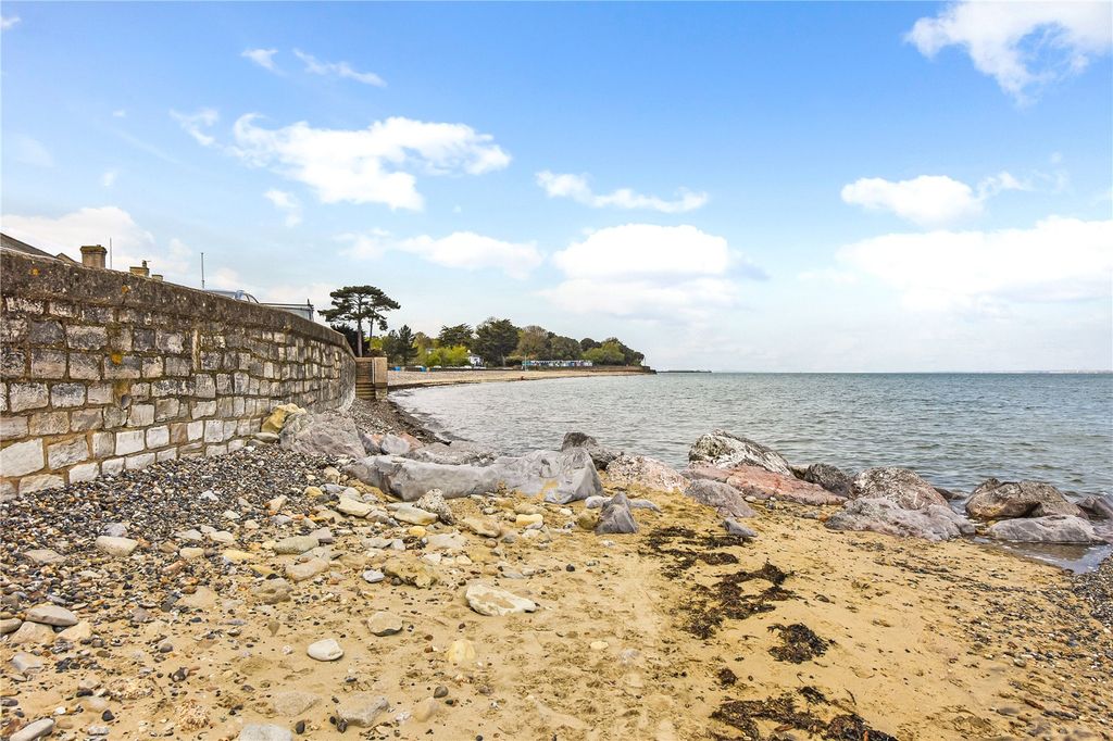 Property photo 3 of 19 The Beach