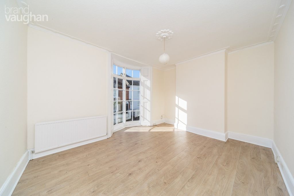 Property photo 2 of 7 Living Room