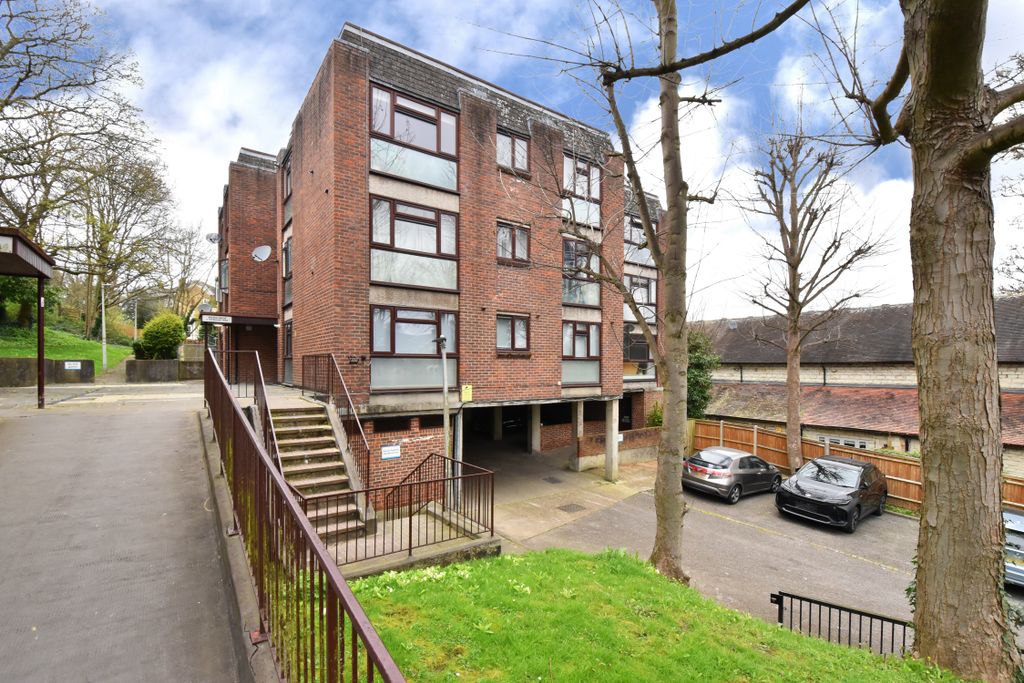 Property photo 2 of 10