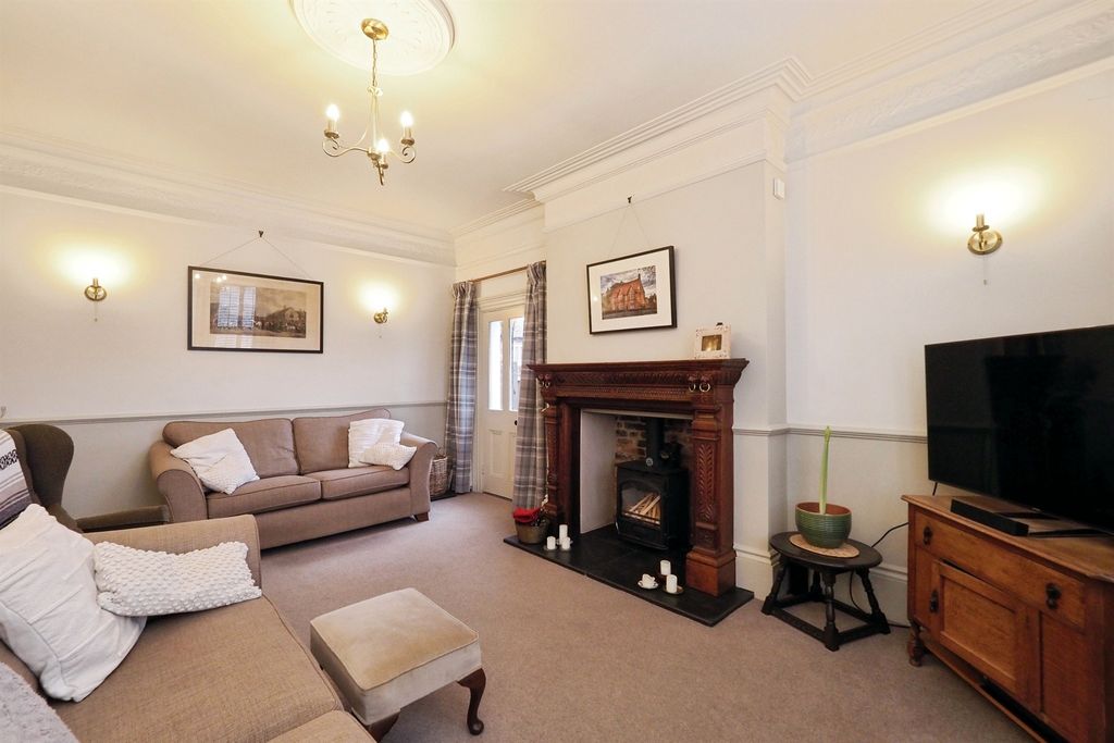 Property photo 2 of 26