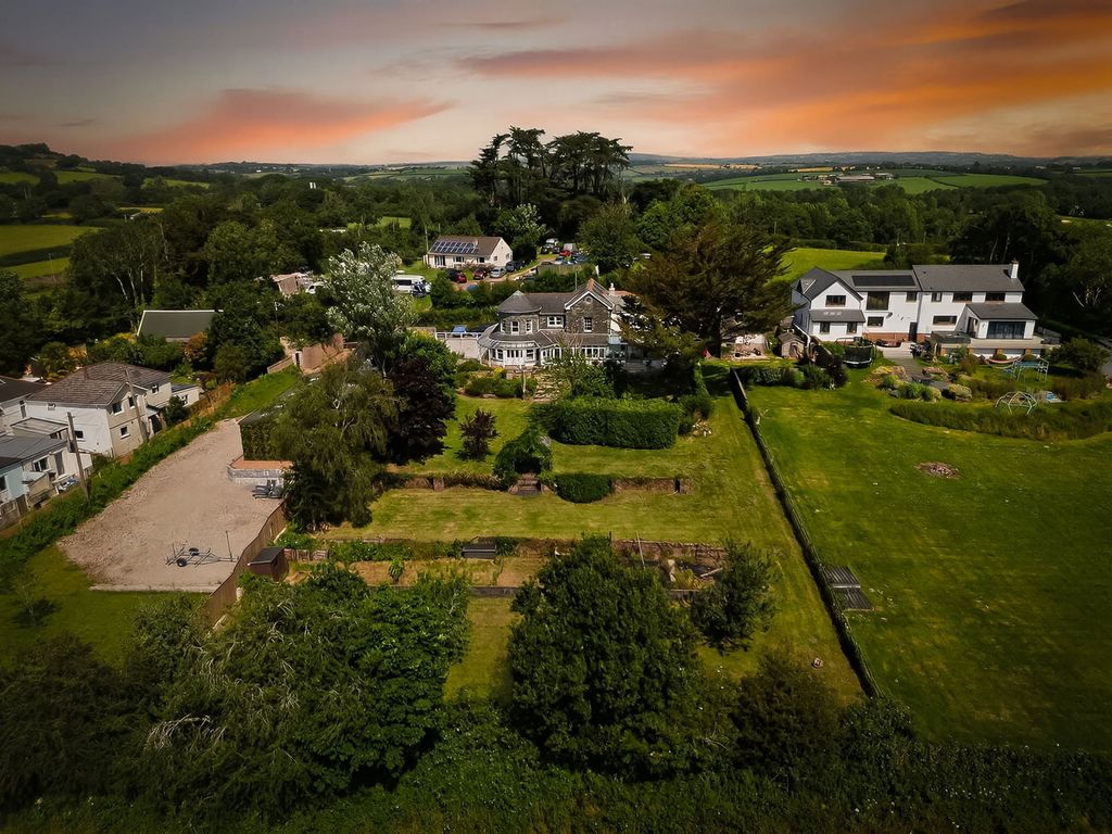 Property photo 1 of 42